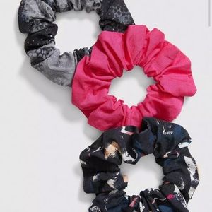 GIVEAWAY Lane Bryant scrunchies; set of 3